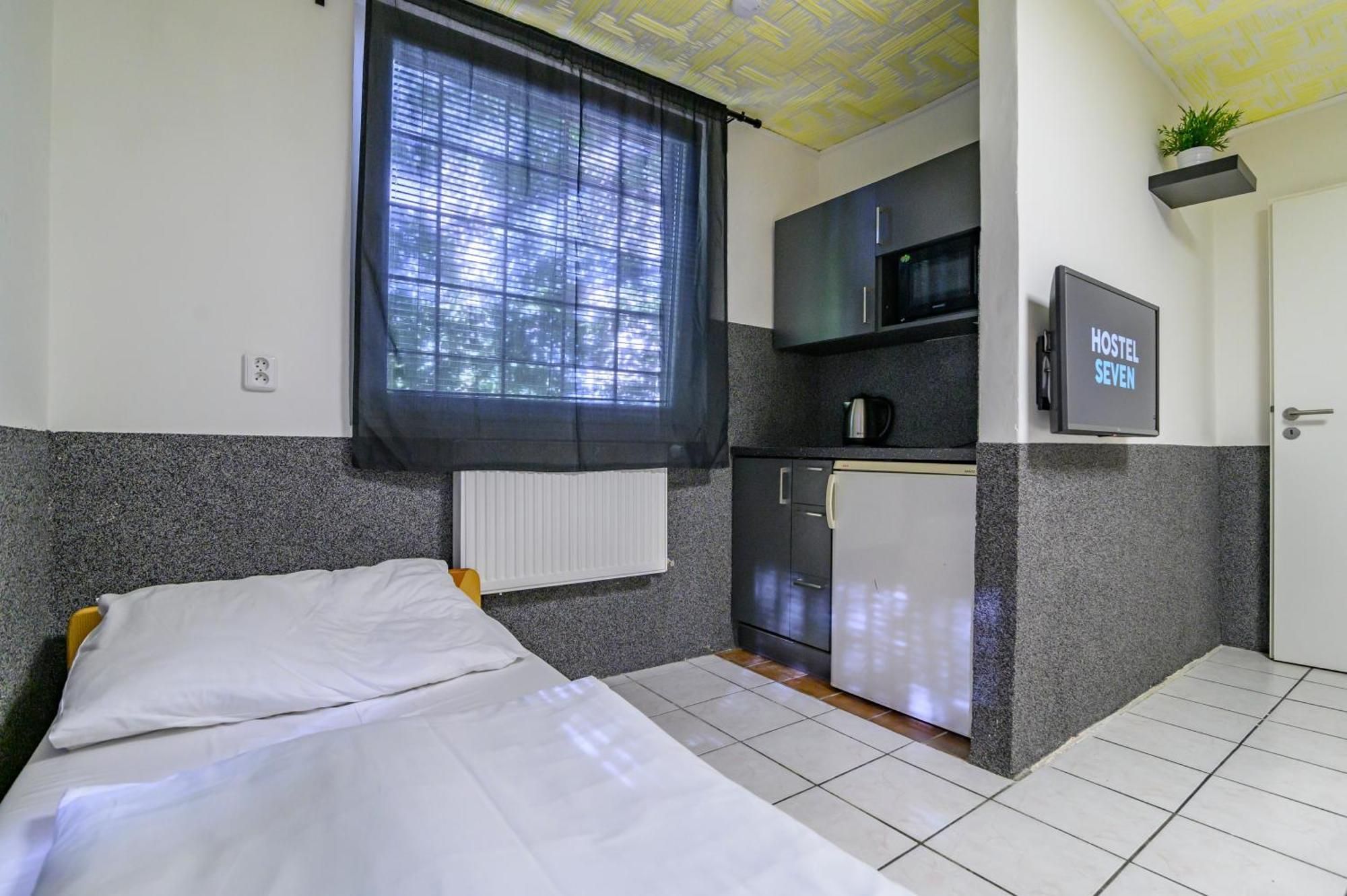 Hostel Seven Прага Екстериор снимка