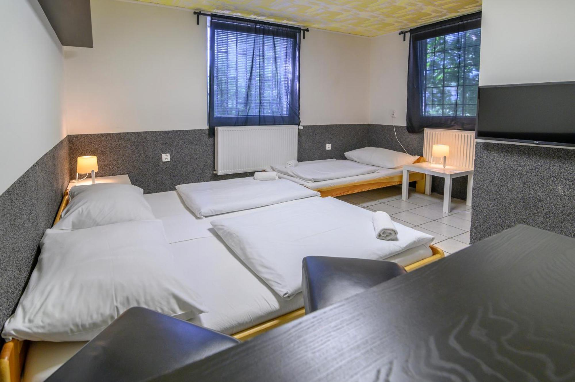 Hostel Seven Прага Екстериор снимка