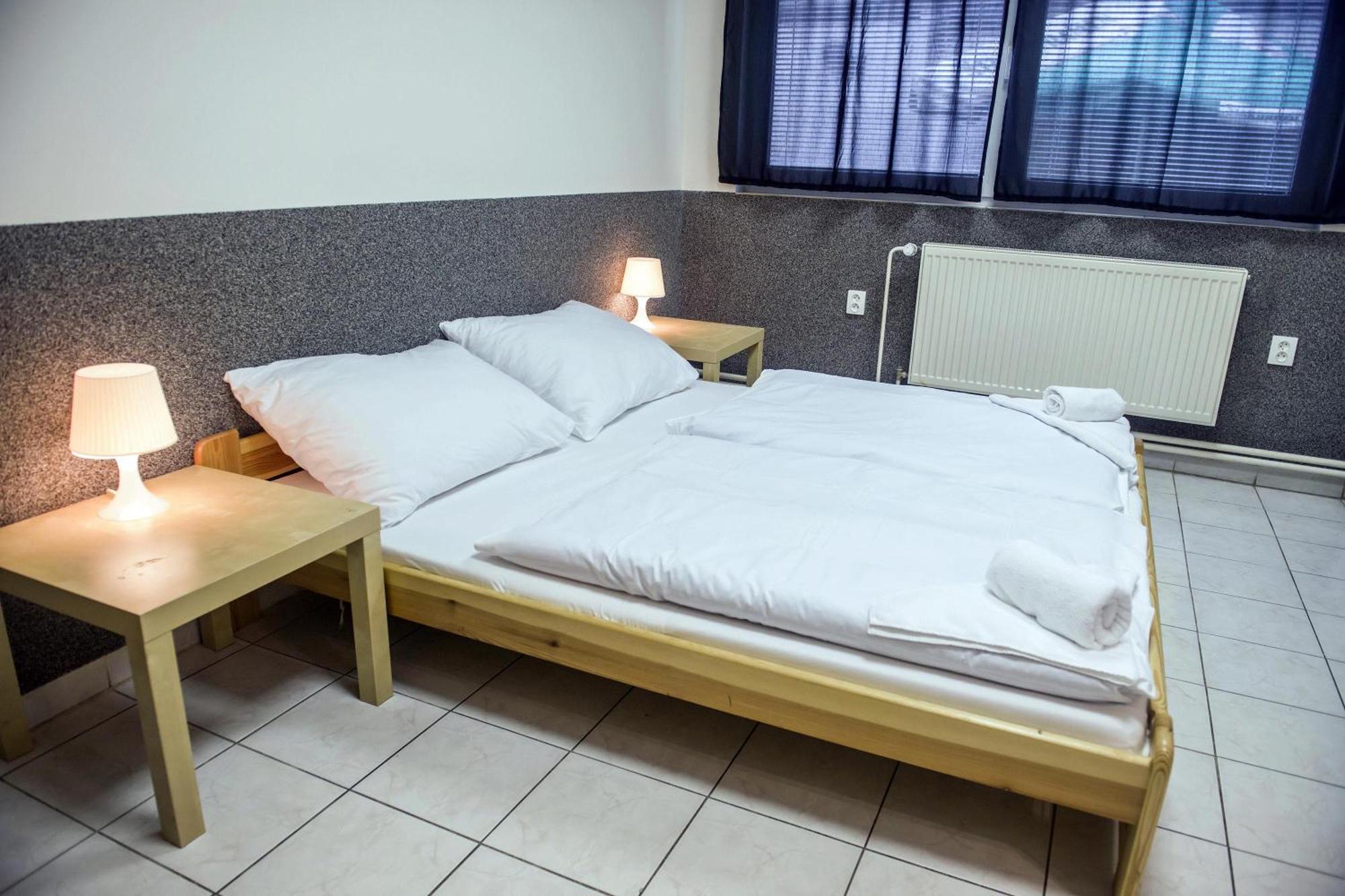Hostel Seven Прага Екстериор снимка