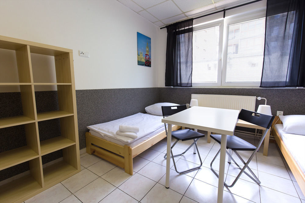 Hostel Seven Прага Екстериор снимка